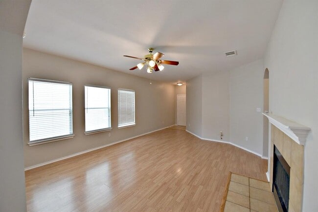 Building Photo - 2106 Charlotte Estates Dr