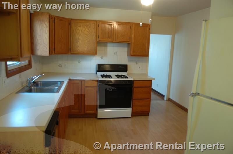 Davis / Porter 2 Bed with Eatin Kitchen, Townhouse for Rent in