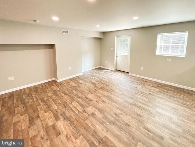 Building Photo - 918 Valley Forge Rd