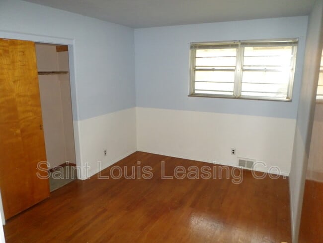 Building Photo - 6001 Bermuda Dr