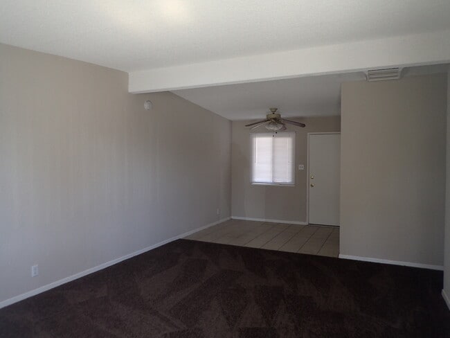 Building Photo - 336 Oasis Dr
