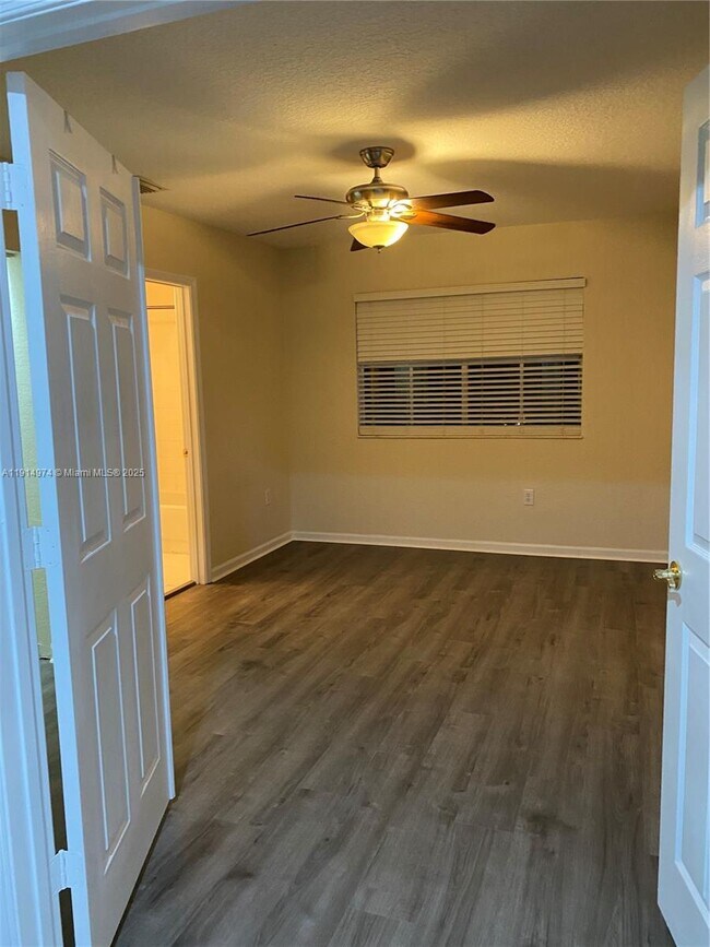 Foto del edificio - 8395 SW 29th St