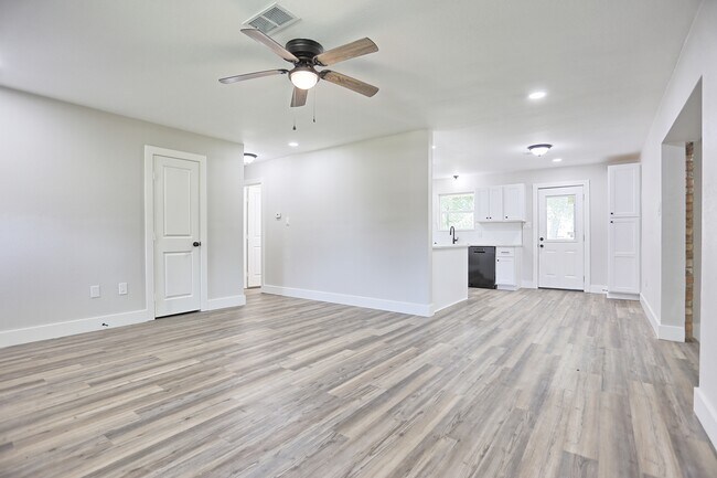 Building Photo - 704 Natchez River Cir