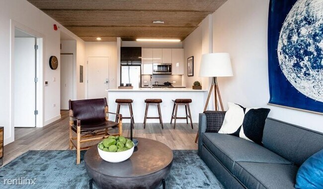 Foto del edificio - 910 W Sheridan Rd