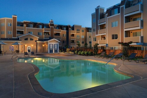 Foto del edificio - 6400 Christie Ave