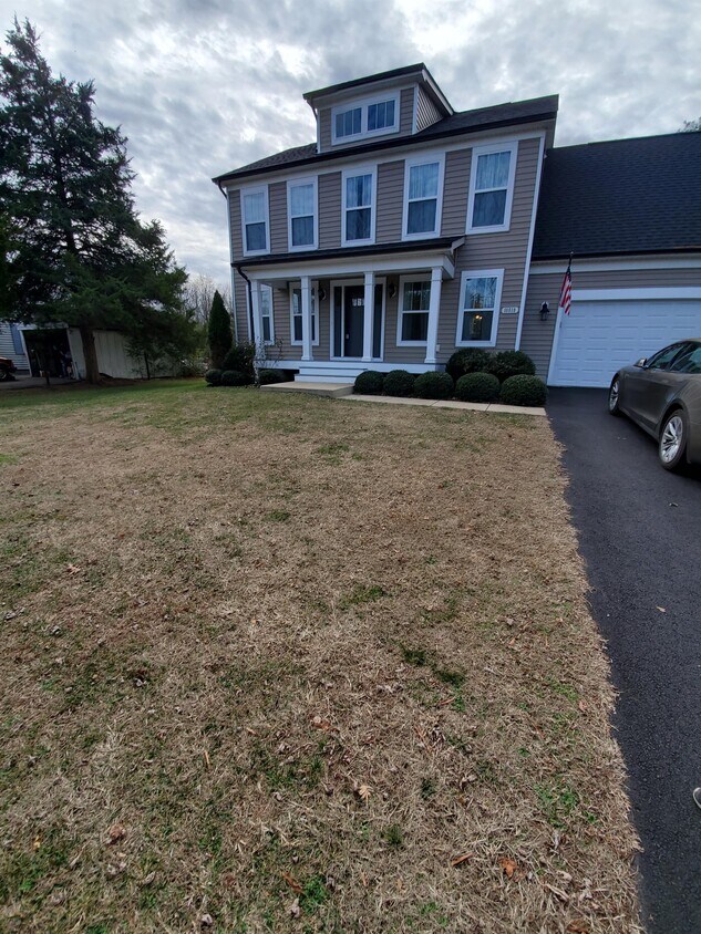 Primary Photo - 10510 Woodland Dr