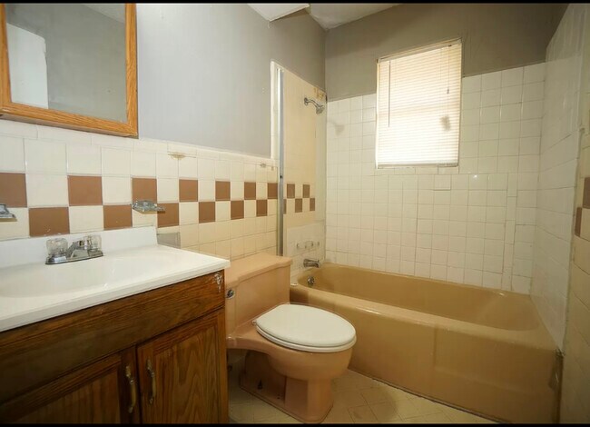 Building Photo - 3005 SW 55th St