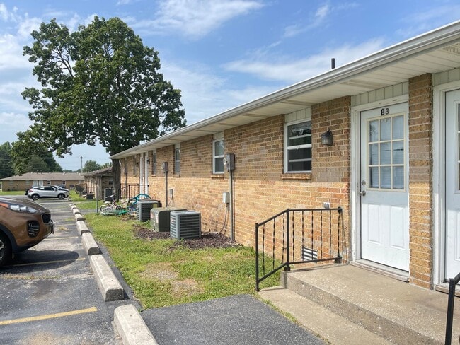 Building Photo - 5364 S Hutchinson Ave