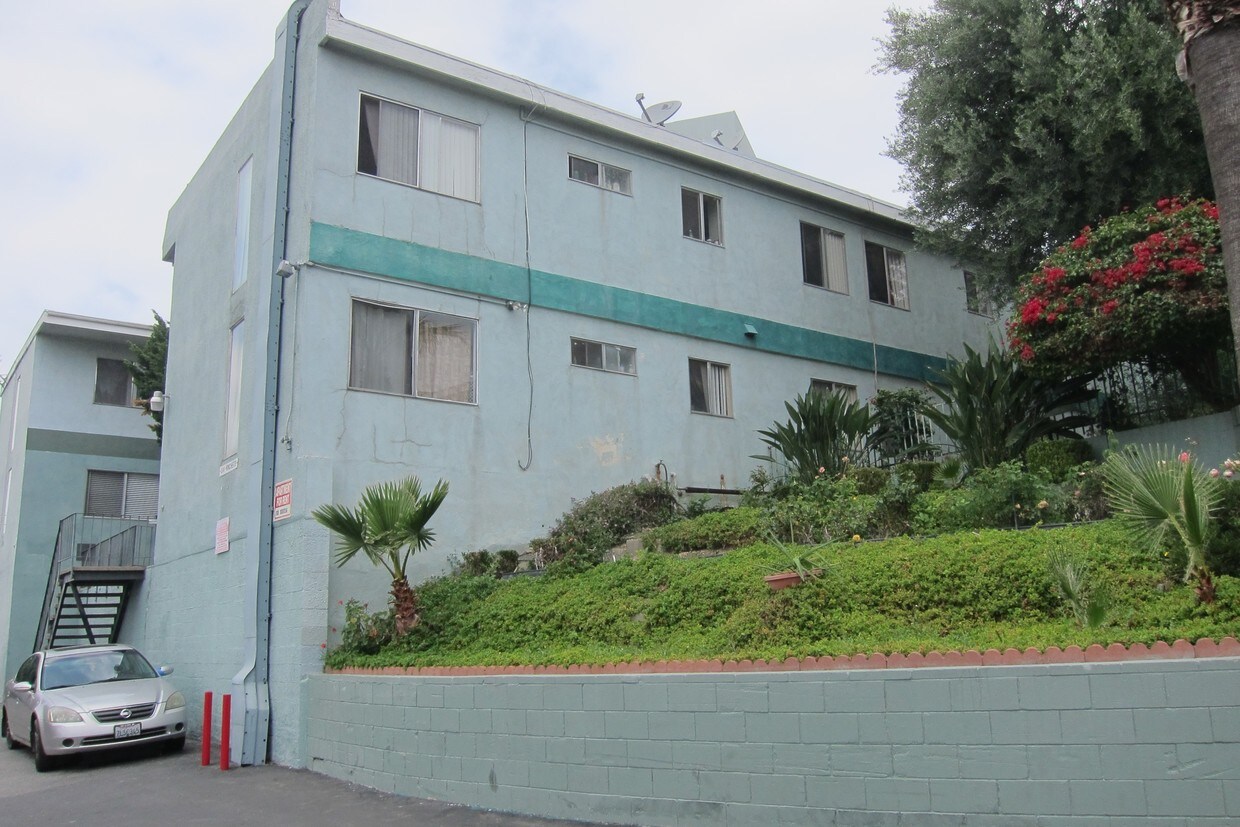 Foto del edificio - 4344 Winchester Ave