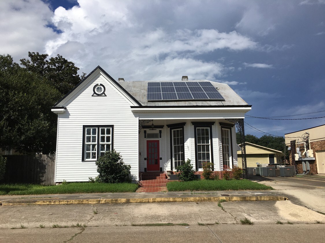 211 Iberville St, Donaldsonville, LA 70346 House Rental in