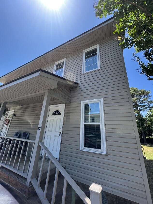 17 Londonderry Square, Cayce, SC 29033 Townhome Rentals in Cayce SC