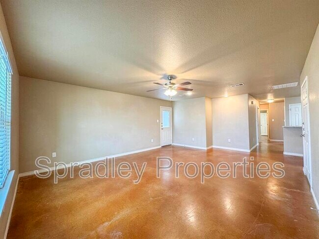 Building Photo - 709 Laila Ln