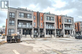 Building Photo - 11-11 Lytham Grn Cir
