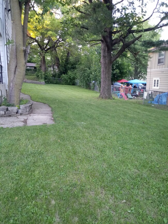 yard - 520 Lawrence Ave