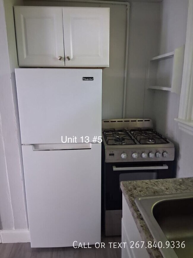Foto del edificio - 674-684 Stuyvesant Avenue , 13-15 Christoph Ave-674-2