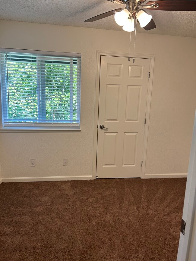 Building Photo - Rosewood Townhomes