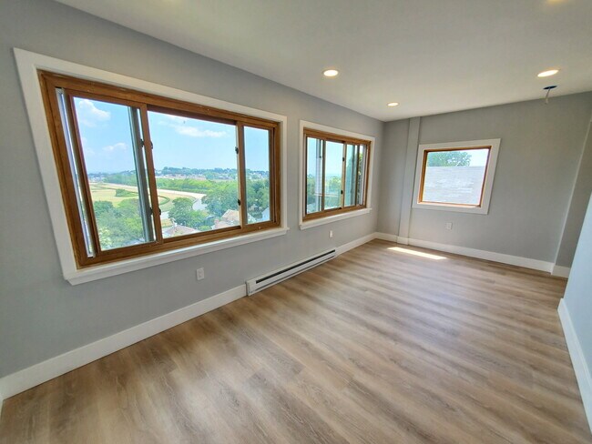 Foto del edificio - 31 Faywood Ave