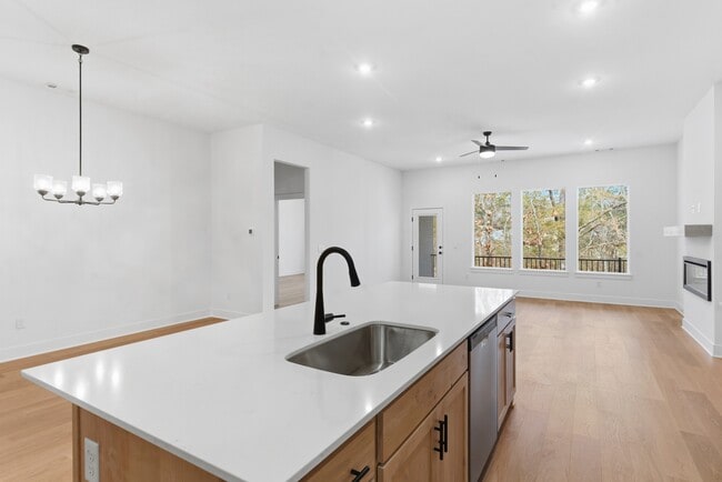 Building Photo - 1823 E Fiji St