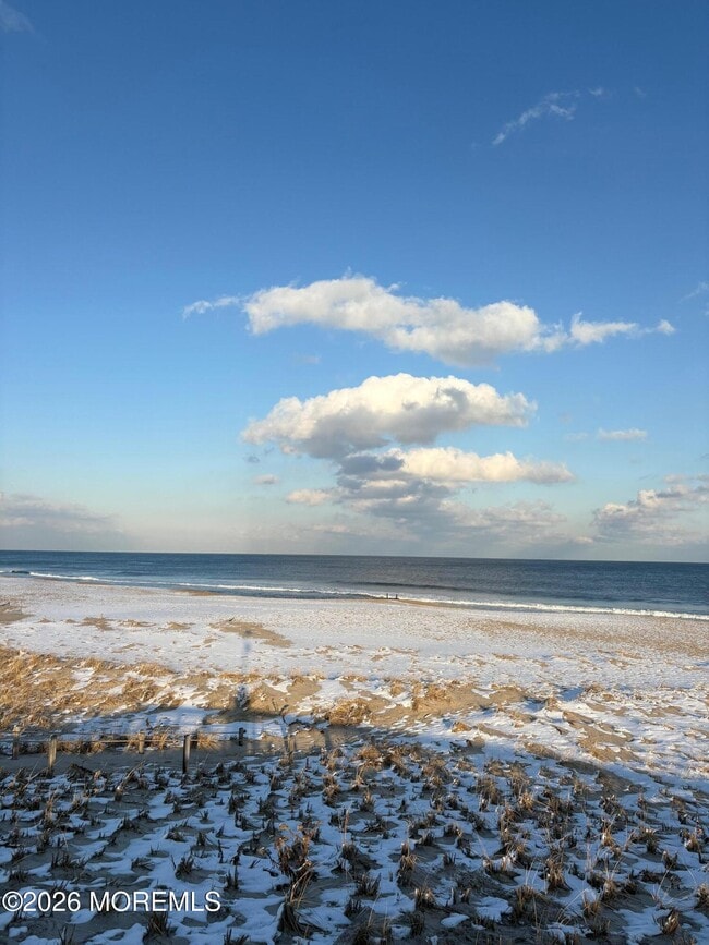 Foto del edificio - 330 NJ-35