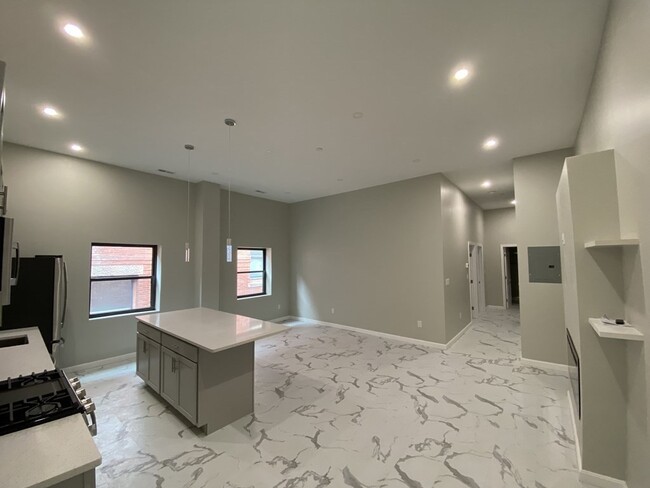Foto del edificio - 225-235 Essex St