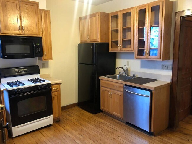 Foto del edificio - 526 W National Ave