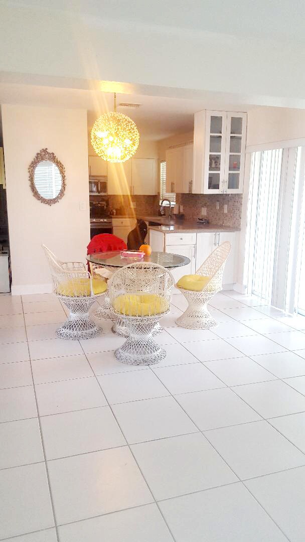 Building Photo - 1001 SE 5th Ave