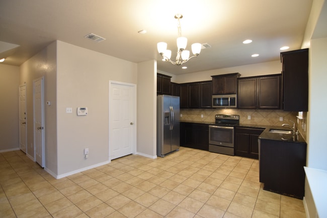 Building Photo - 5906 Ambrose Cir