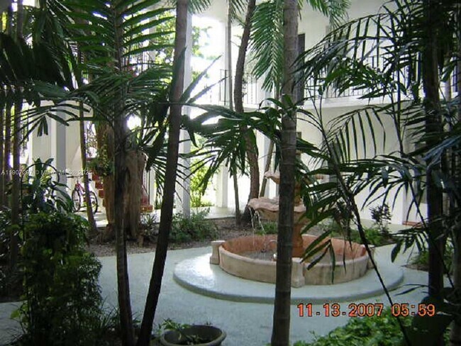 Foto del edificio - 2430 NE 135th St