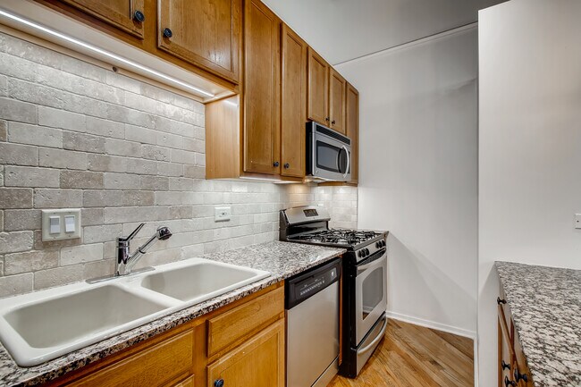 Foto del edificio - 1500 W Monroe St
