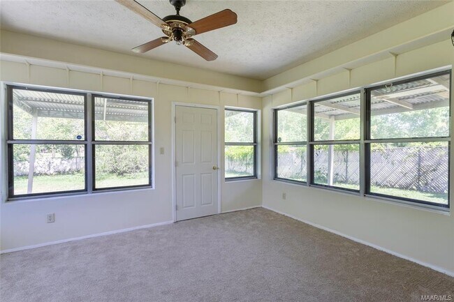 Building Photo - 513 Gardendale Dr