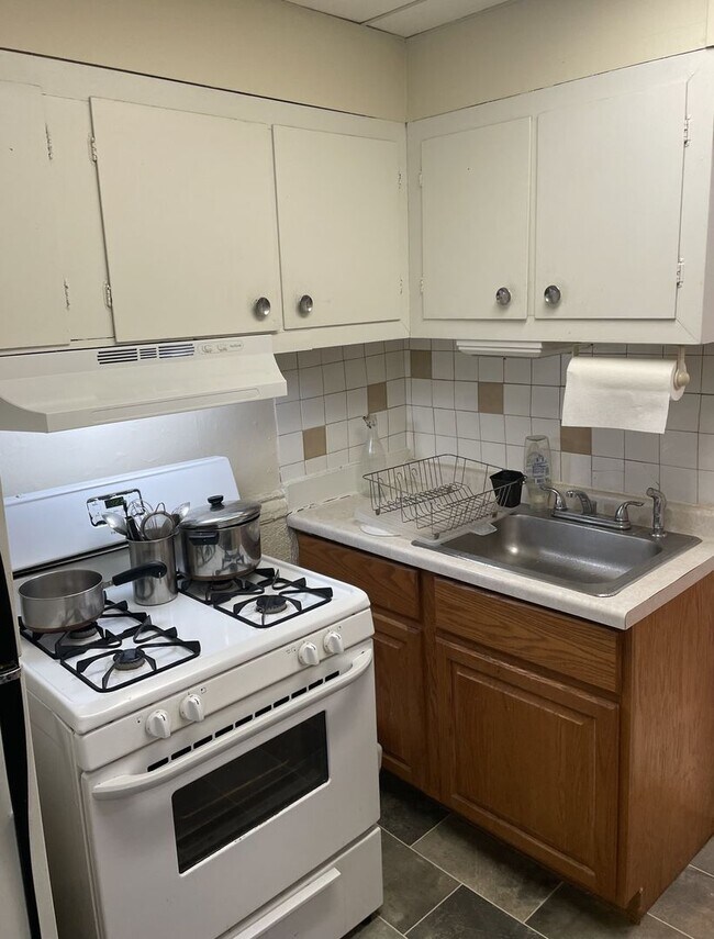 Foto del edificio - 3114 N Newhall St