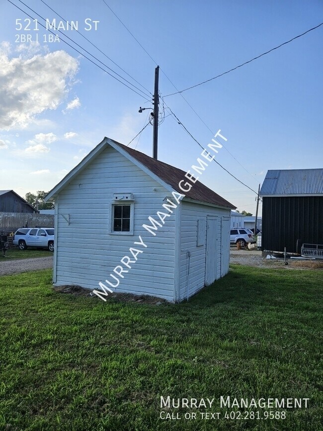 Building Photo - 521 Main St