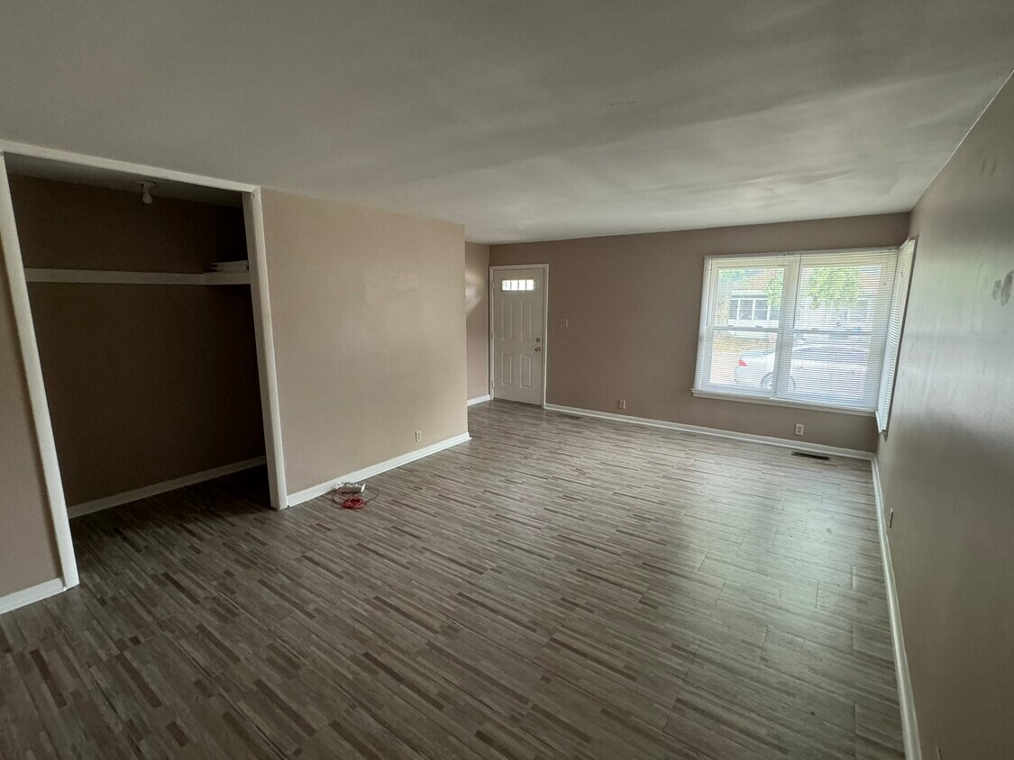 Foto principal - 1145 Knox St