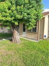 Building Photo - 1051 Country Club Dr