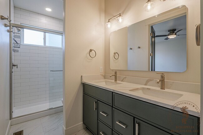 Foto del edificio - 915 Caledonia Ct