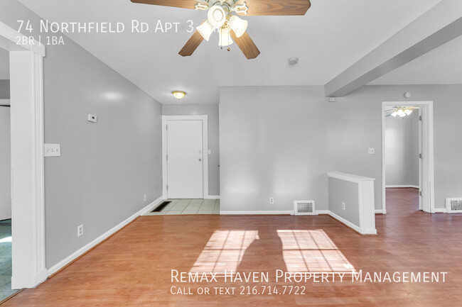 Building Photo - 74 Northfield Rd Apt#3, Bedford - Spacious...