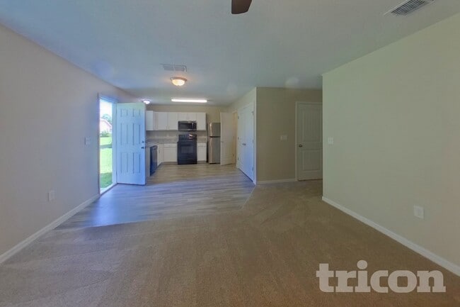Building Photo - 73 Bruce Ln