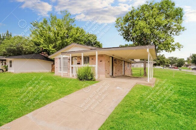 Building Photo - 3 br, 1 bath House - 1425 Curtis Dr