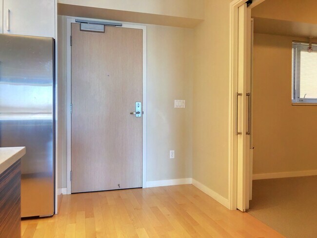 Foto del edificio - Beautiful 2 Bed, 2 Bath Pacific Heights Co...