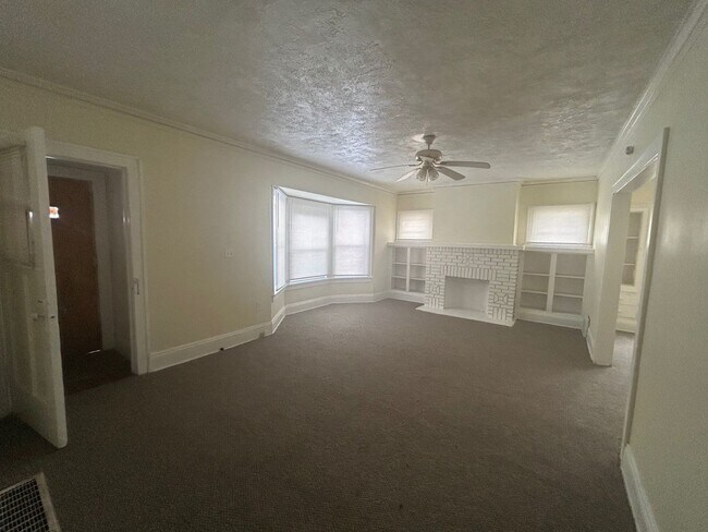 Foto del edificio - 3374 E 128th St
