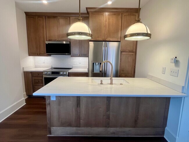 Foto del edificio - 676 Mohawk St,