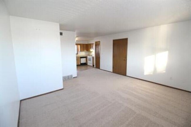 Foto del edificio - 481 Lindale Dr