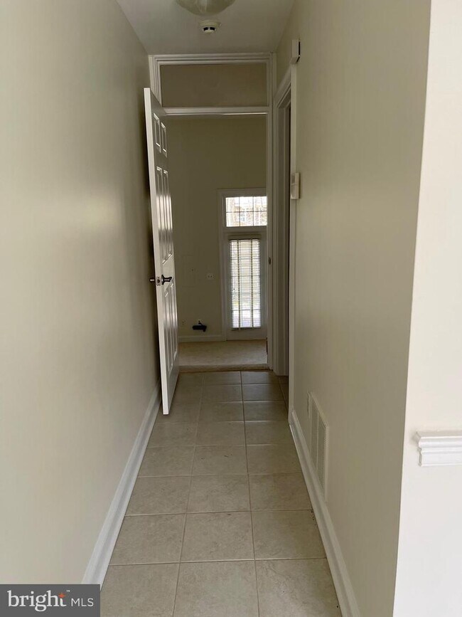 Building Photo - 11405 Summer House Ct