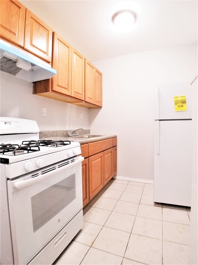 Primary Photo - 1230 Bushwick Ave