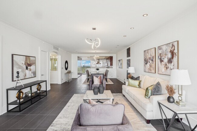 Foto del edificio - 121 N Post Oak Ln