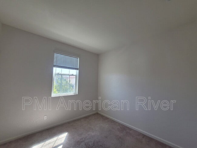 Building Photo - 3805 Amelia Rose Way