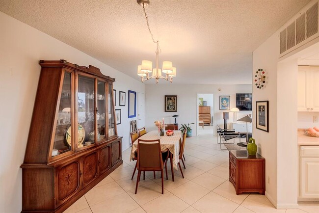 Building Photo - 2701 N Ocean Blvd