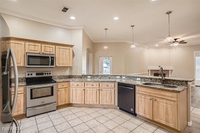 Foto del edificio - 4 br, 2 bath House - 611 Robinson Oaks Lan...