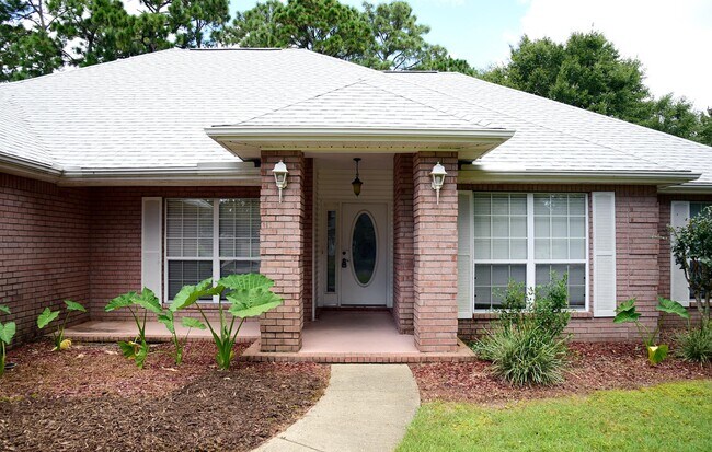 Building Photo - 1410 Ernest Hemingway Dr