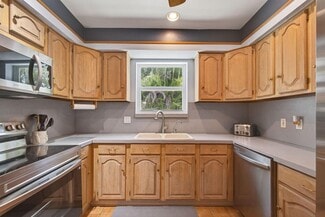 Building Photo - 704 Juniper Dr